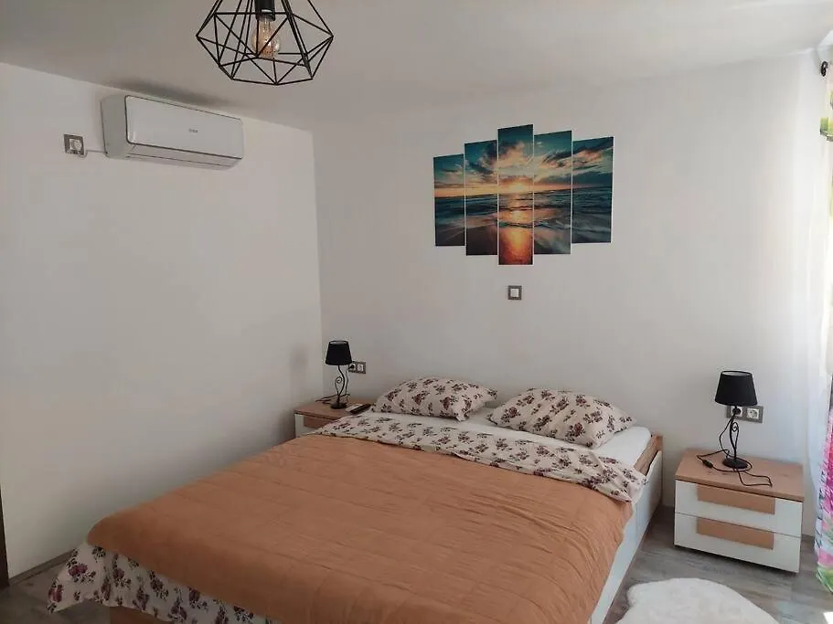 Holiday home Atraktivna Kuca Sa Saunom I Grijanim Jacuzzijem Villa Cres