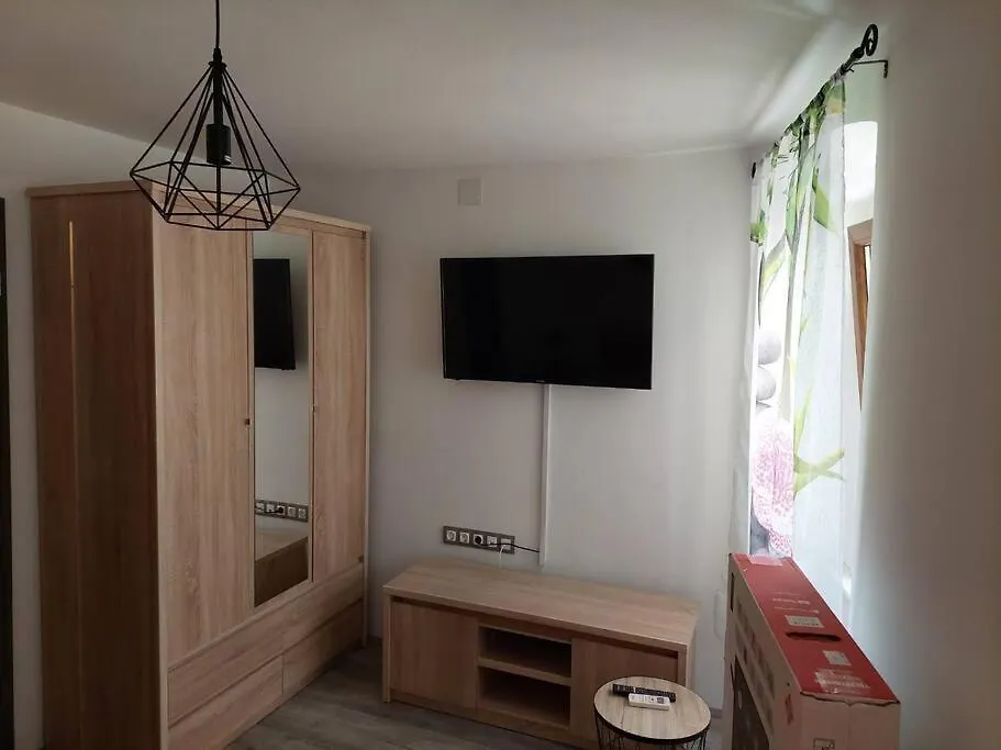 Atraktivna Kuca Sa Saunom I Grijanim Jacuzzijem Villa Cres Holiday home