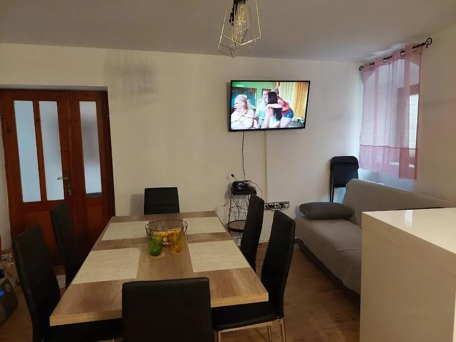 Atraktivna Kuca Sa Saunom I Grijanim Jacuzzijem Villa Cres Holiday home