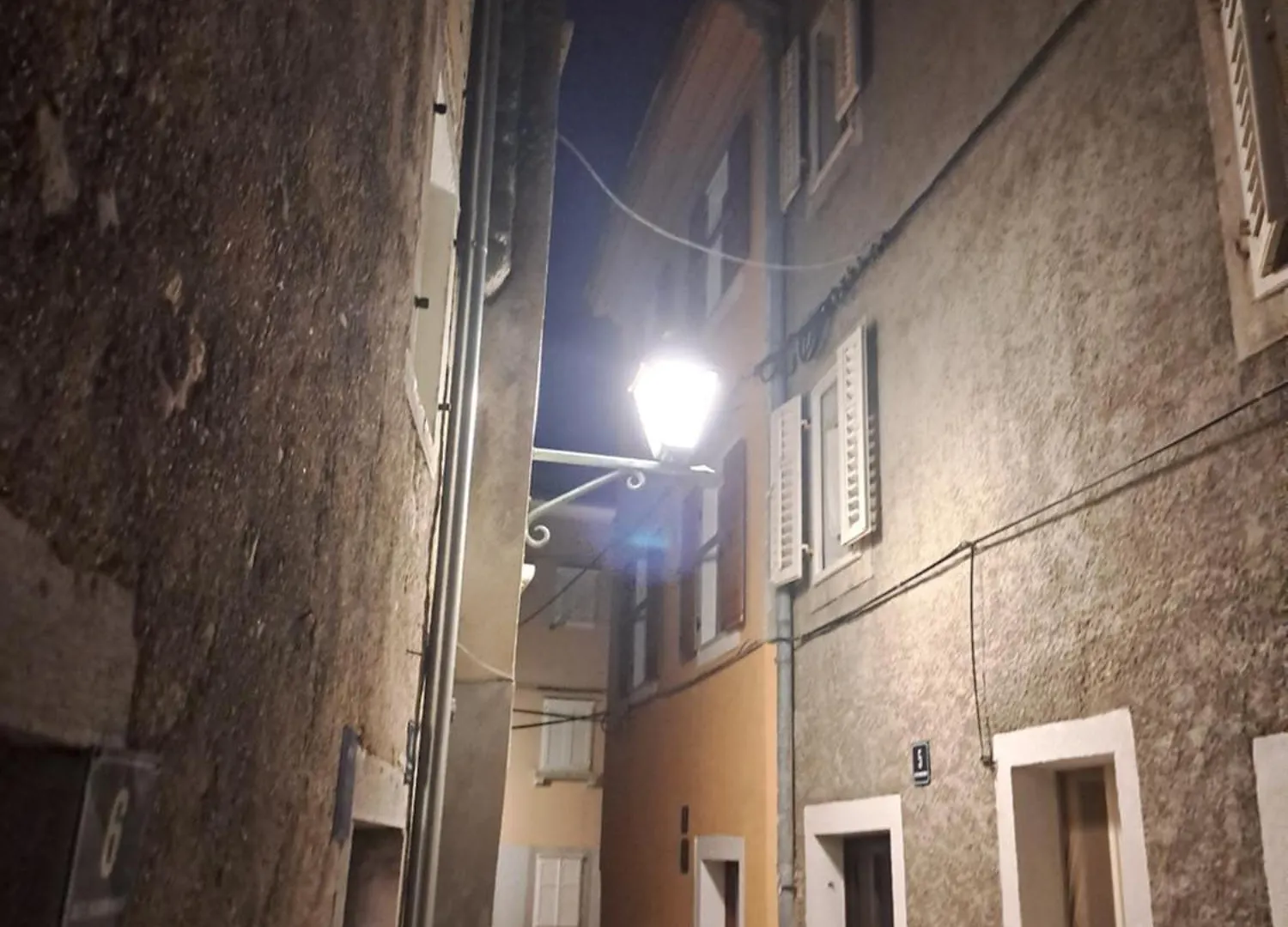 Atraktivna Kuca Sa Saunom I Grijanim Jacuzzijem Villa Cres 0*,