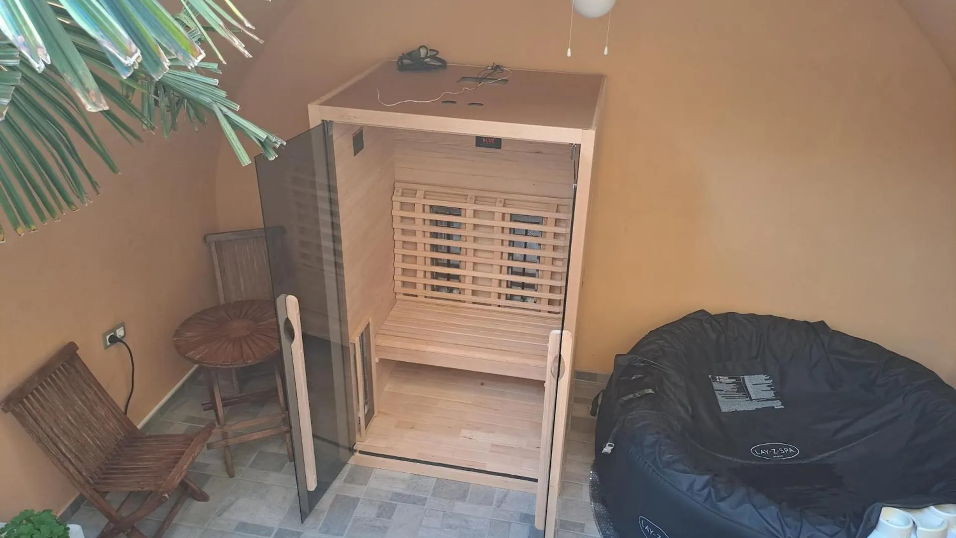 Atraktivna Kuca Sa Saunom I Grijanim Jacuzzijem Villa Cres Holiday home