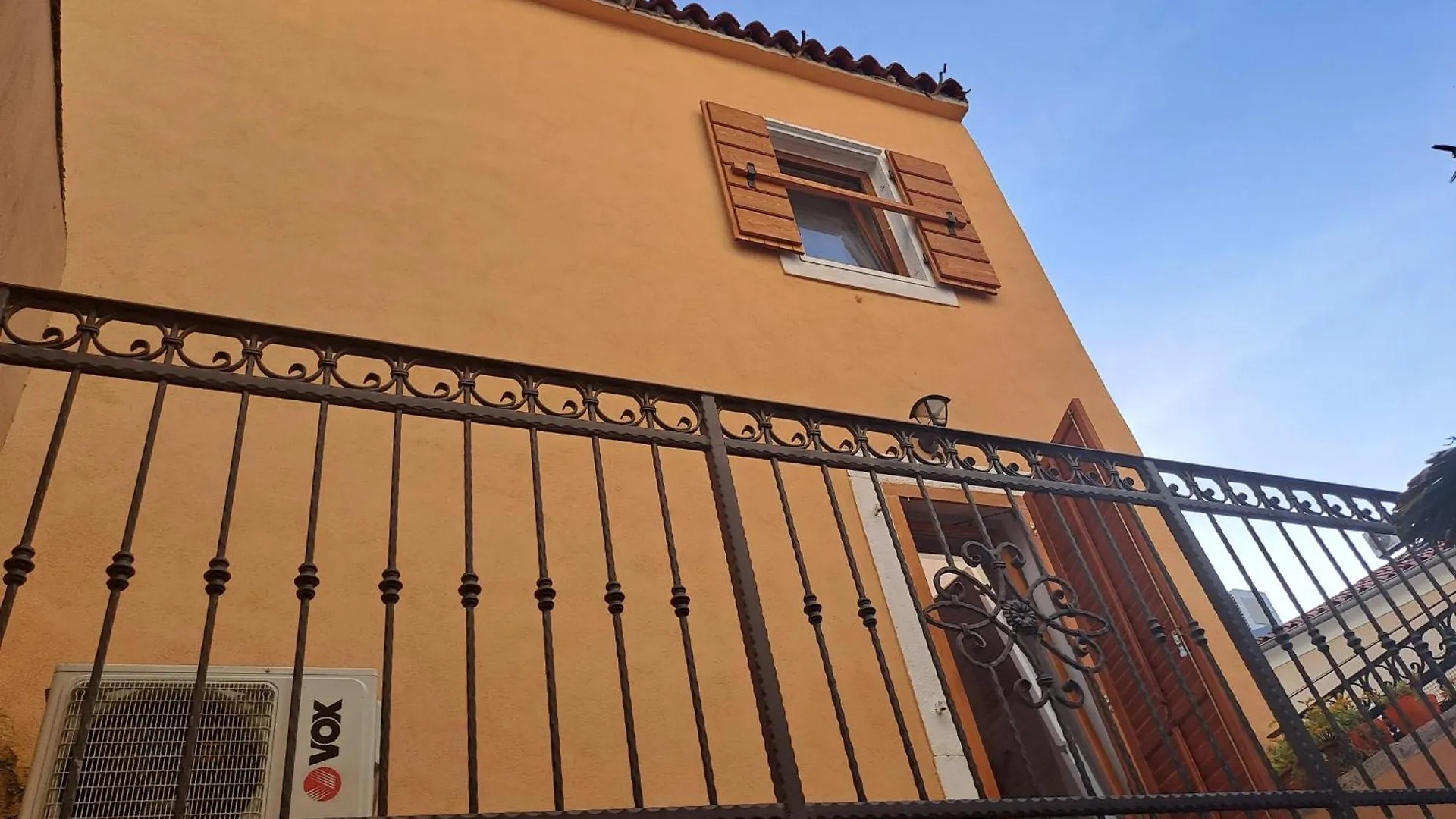 Atraktivna Kuca Sa Saunom I Grijanim Jacuzzijem Villa Cres
